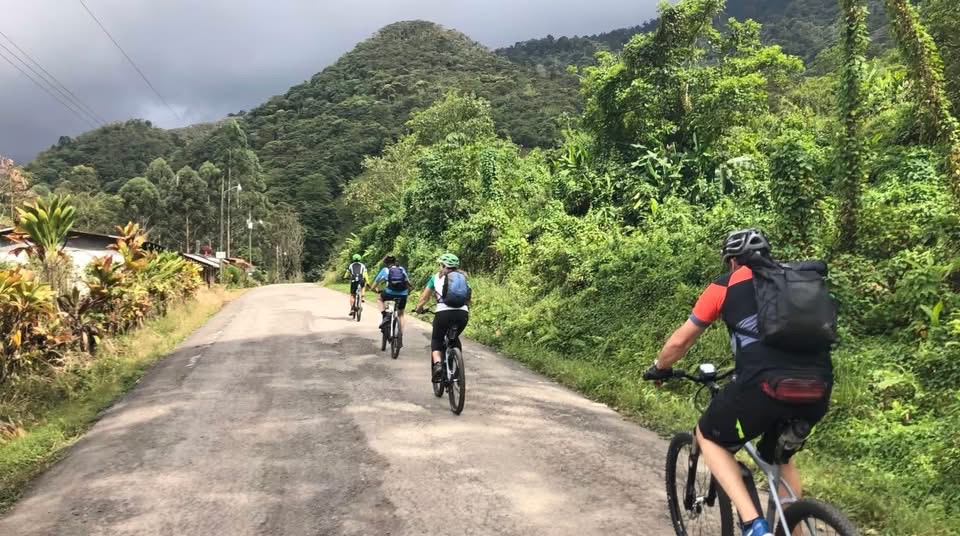cycling-costa-rica-arenal-volcano